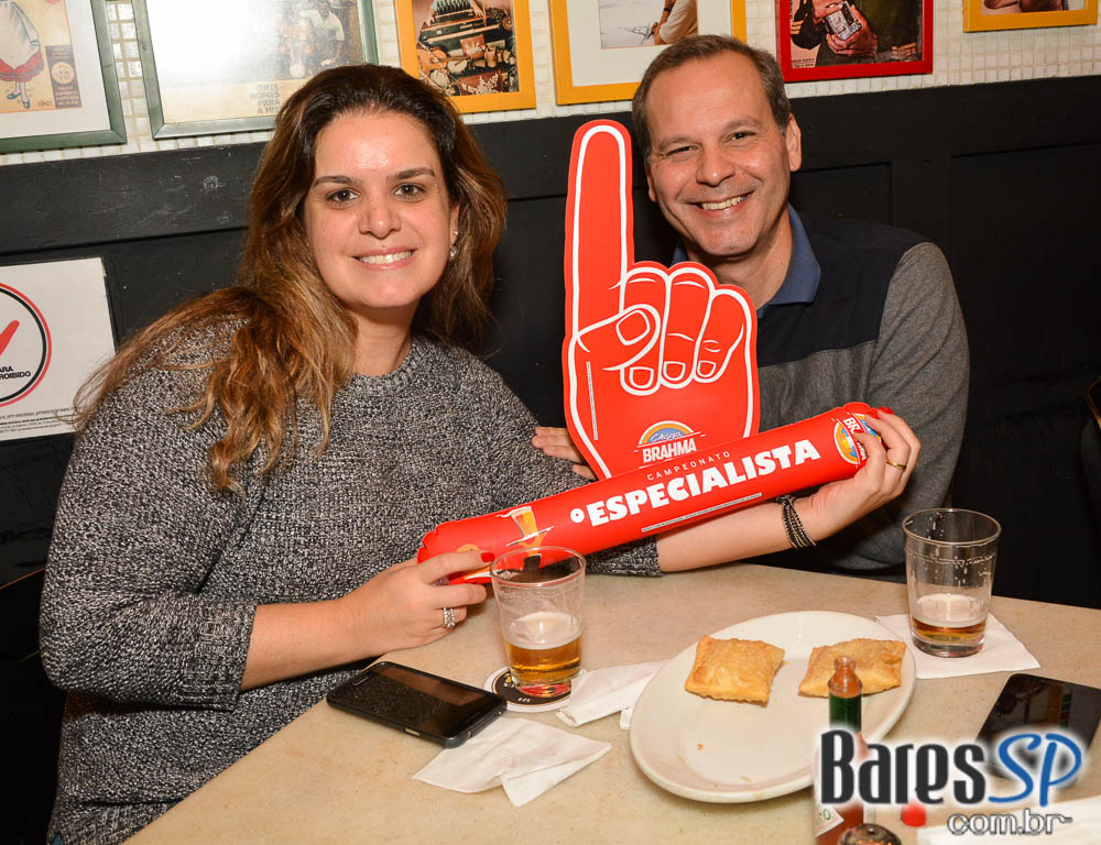 Aniversário de 10 anos do Bar Genial com lançamento de livro e nova receita no cardápio Aniversário de 10 anos do Bar Genial com lançamento de livro e nova receita no cardápio