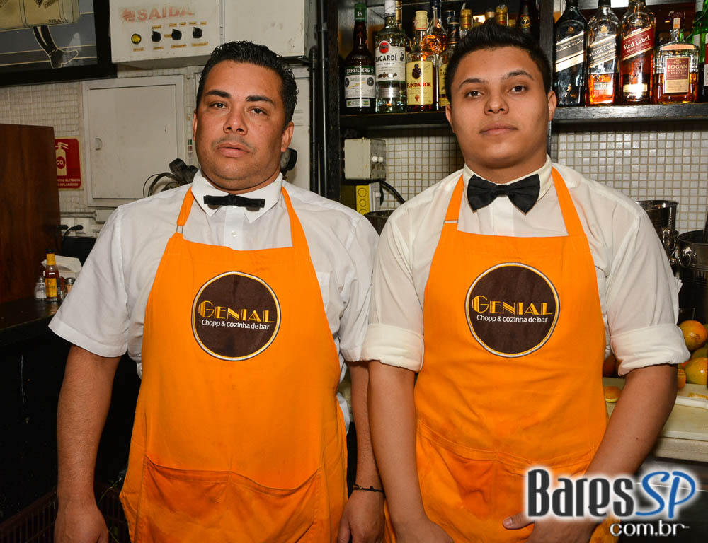 Aniversário de 10 anos do Bar Genial com lançamento de livro e nova receita no cardápio Aniversário de 10 anos do Bar Genial com lançamento de livro e nova receita no cardápio