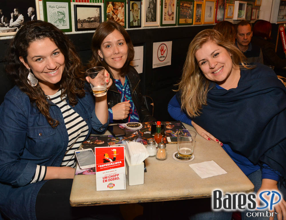 Aniversário de 10 anos do Bar Genial com lançamento de livro e nova receita no cardápio Aniversário de 10 anos do Bar Genial com lançamento de livro e nova receita no cardápio