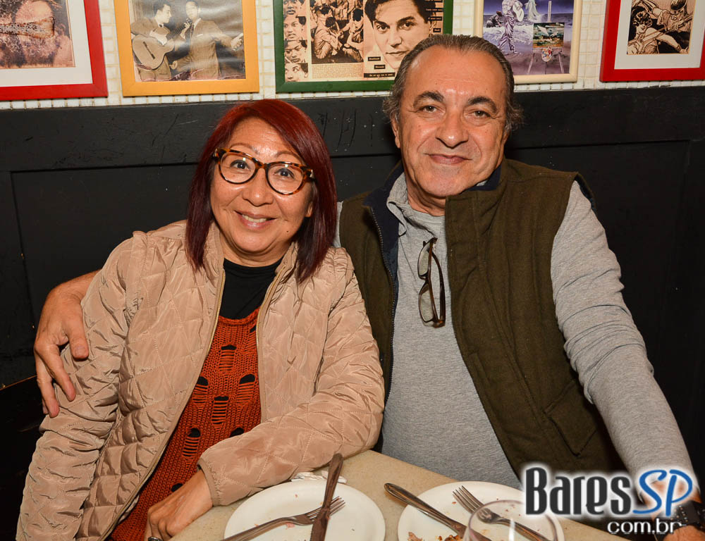 Aniversário de 10 anos do Bar Genial com lançamento de livro e nova receita no cardápio Aniversário de 10 anos do Bar Genial com lançamento de livro e nova receita no cardápio