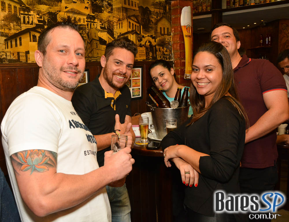 Os Manteigas apresentaram o melhor do MPB e pop rock sexta-feira no Bar Birô Os Manteigas apresentaram o melhor do MPB e pop rock sexta-feira no Bar Birô