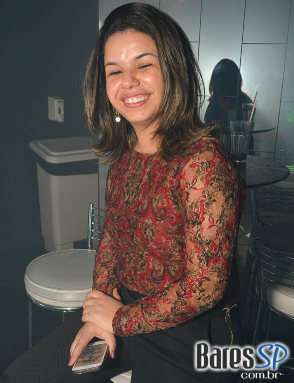 Noite do Óculos Escuro com DJs residentes animou o Akbar Lounge e Disco Noite do Óculos Escuro com DJs residentes animou o Akbar Lounge e Disco