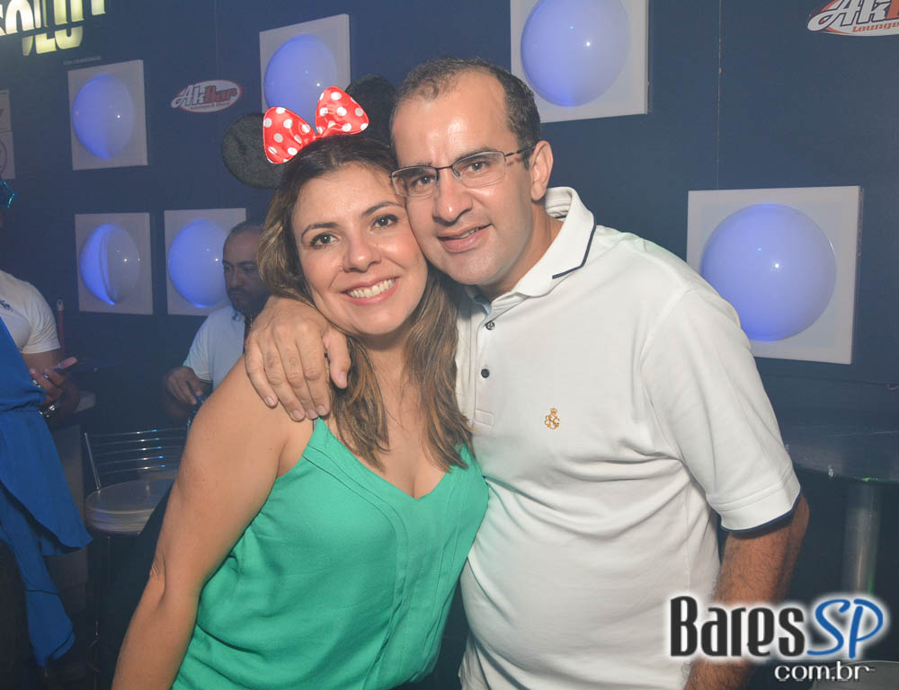 Noite do Óculos Escuro com DJs residentes animou o Akbar Lounge e Disco Noite do Óculos Escuro com DJs residentes animou o Akbar Lounge e Disco