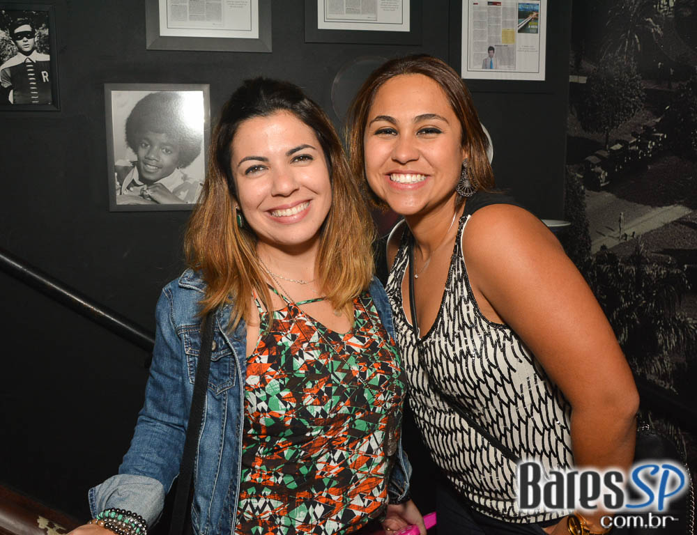 Noite do Óculos Escuro com DJs residentes animou o Akbar Lounge e Disco Noite do Óculos Escuro com DJs residentes animou o Akbar Lounge e Disco