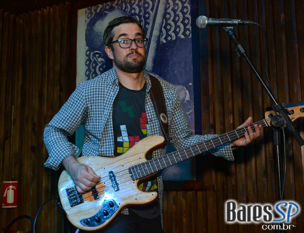 Bandas Mister Vinyl e D.A.D.I and The Passengers com clássicos do rock no Ton Ton Jazz Bandas Mister Vinyl e D.A.D.I and The Passengers com clássicos do rock no Ton Ton Jazz