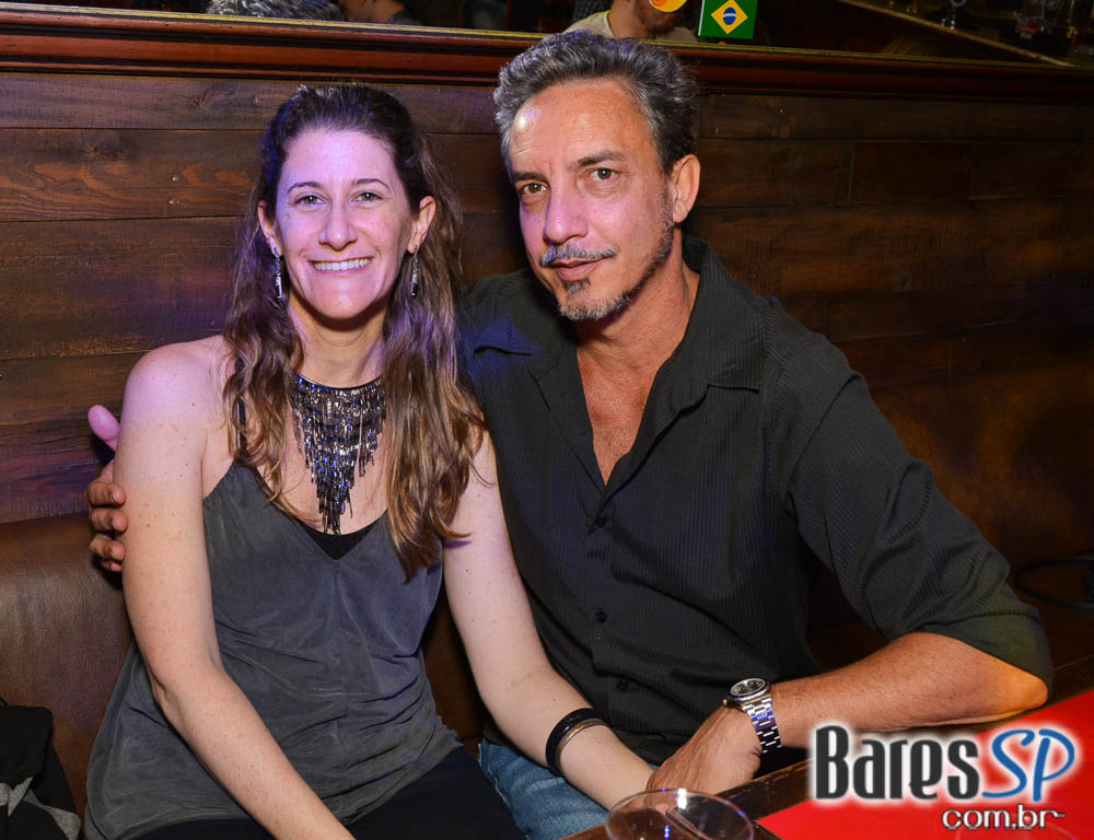 Bandas Mister Vinyl e D.A.D.I and The Passengers com clássicos do rock no Ton Ton Jazz Bandas Mister Vinyl e D.A.D.I and The Passengers com clássicos do rock no Ton Ton Jazz