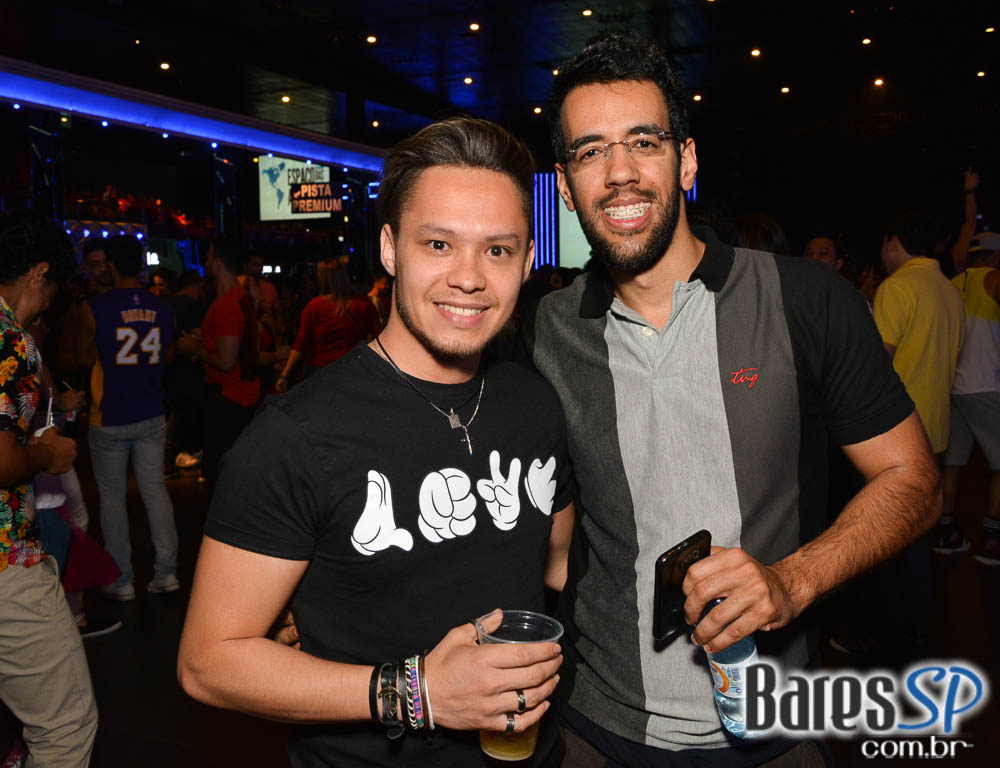 Ivete Sangalo agita a noite com sucessos do axé em show no Espaço das Américas Ivete Sangalo agita a noite com sucessos do axé em show no Espaço das Américas