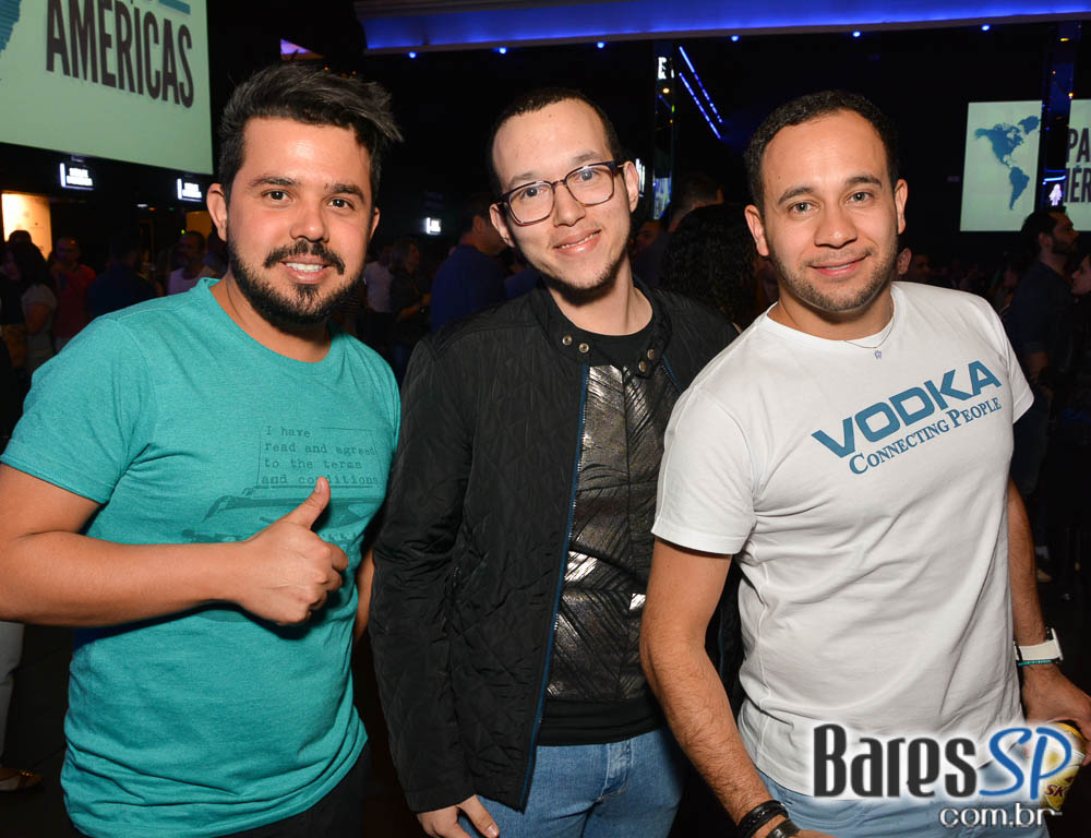 Ivete Sangalo agita a noite com sucessos do axé em show no Espaço das Américas Ivete Sangalo agita a noite com sucessos do axé em show no Espaço das Américas