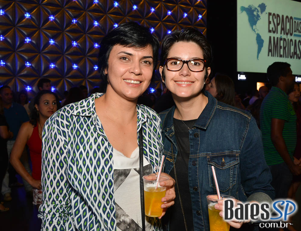 Ivete Sangalo agita a noite com sucessos do axé em show no Espaço das Américas Ivete Sangalo agita a noite com sucessos do axé em show no Espaço das Américas