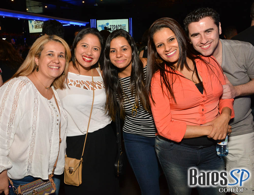 Ivete Sangalo agita a noite com sucessos do axé em show no Espaço das Américas Ivete Sangalo agita a noite com sucessos do axé em show no Espaço das Américas