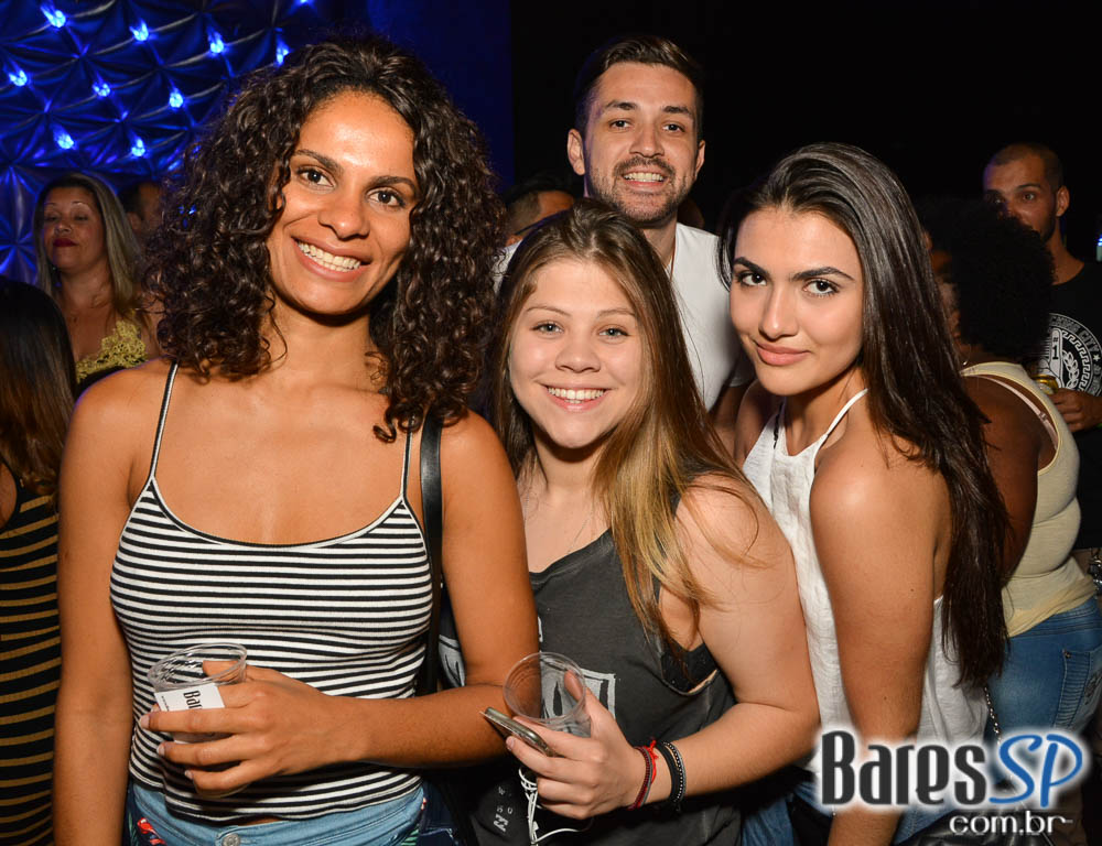 Ivete Sangalo agita a noite com sucessos do axé em show no Espaço das Américas Ivete Sangalo agita a noite com sucessos do axé em show no Espaço das Américas