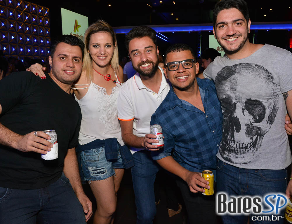 Ivete Sangalo agita a noite com sucessos do axé em show no Espaço das Américas Ivete Sangalo agita a noite com sucessos do axé em show no Espaço das Américas