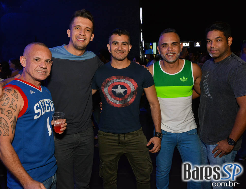 Ivete Sangalo agita a noite com sucessos do axé em show no Espaço das Américas Ivete Sangalo agita a noite com sucessos do axé em show no Espaço das Américas