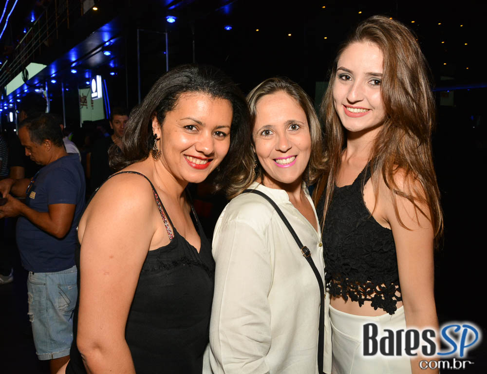 Ivete Sangalo agita a noite com sucessos do axé em show no Espaço das Américas Ivete Sangalo agita a noite com sucessos do axé em show no Espaço das Américas