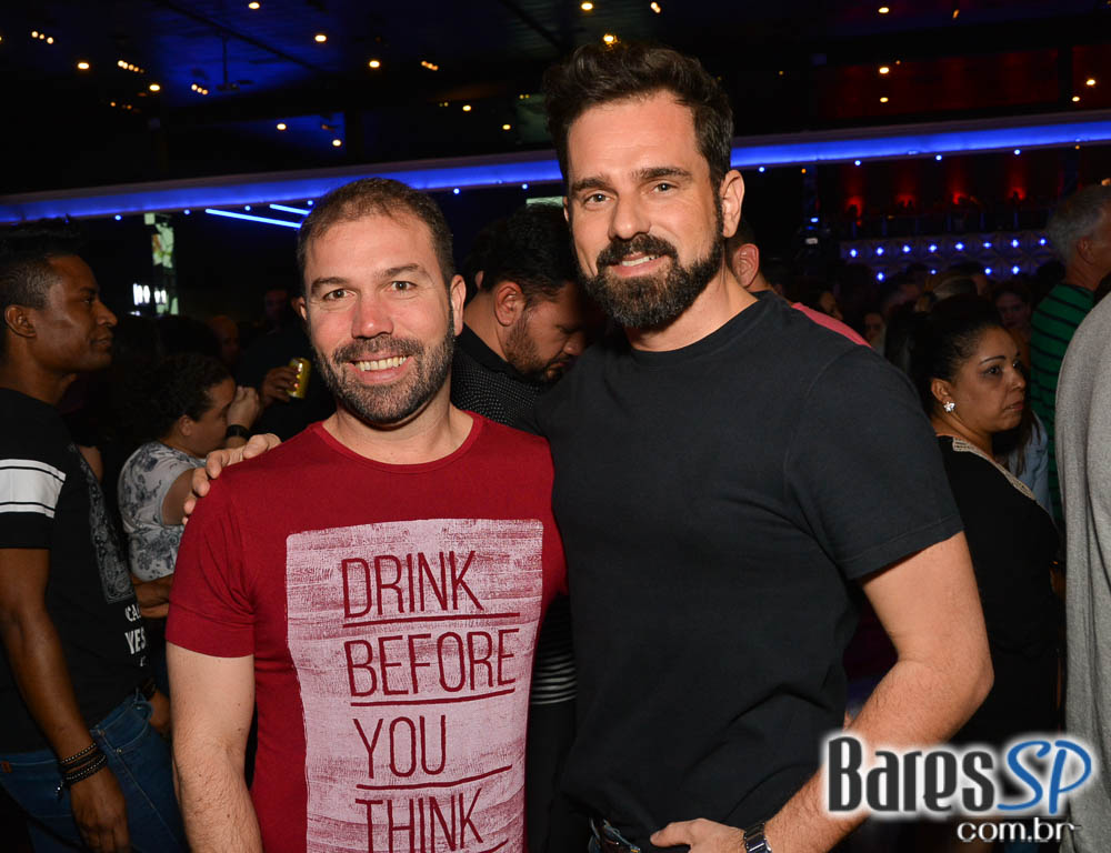 Ivete Sangalo agita a noite com sucessos do axé em show no Espaço das Américas Ivete Sangalo agita a noite com sucessos do axé em show no Espaço das Américas