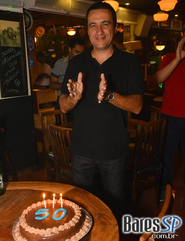 Akbar Lounge e Disco recebeu a Noite da Cerveja que animou a sexta-feira Akbar Lounge e Disco recebeu a Noite da Cerveja que animou a sexta-feira