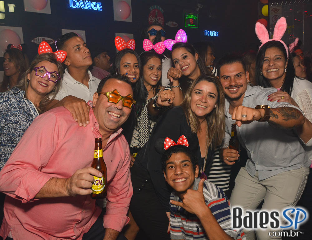 Noite da Tequila com DJs residentes animaram o Akbar Lounge e Disco Noite da Tequila com DJs residentes animaram o Akbar Lounge e Disco