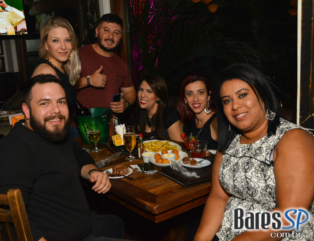 Noite da Tequila com DJs residentes animaram o Akbar Lounge e Disco Noite da Tequila com DJs residentes animaram o Akbar Lounge e Disco