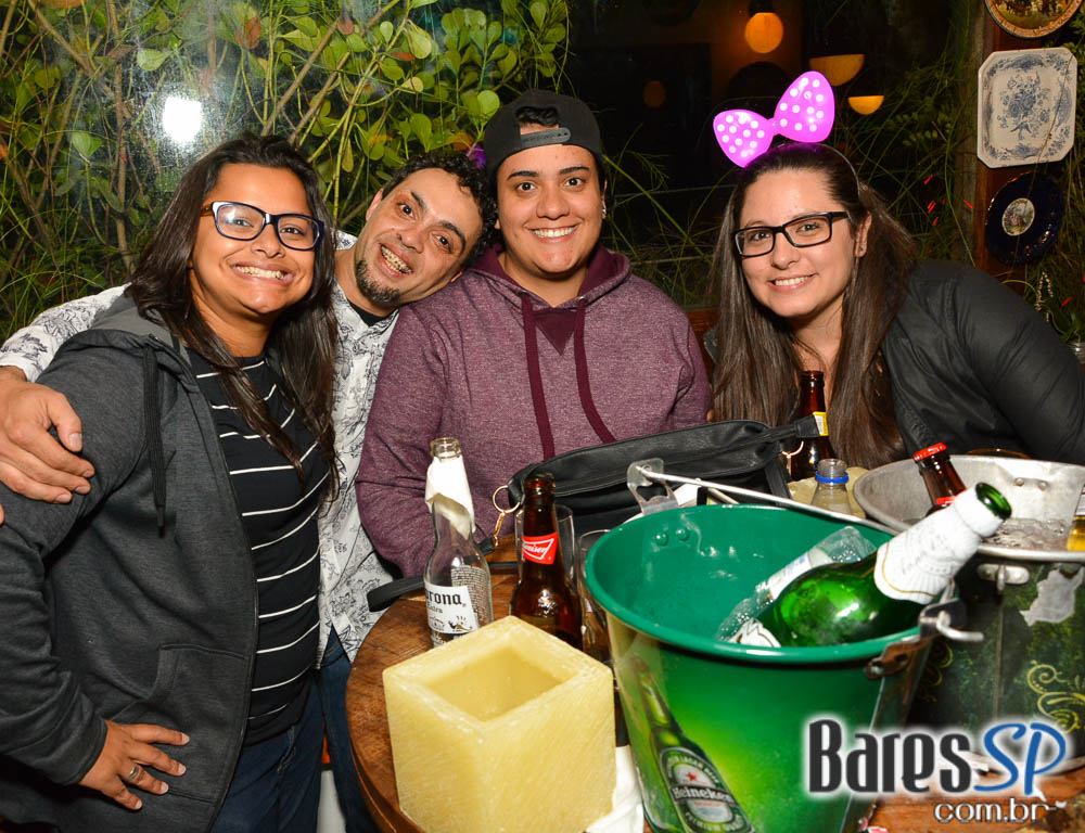 Noite da Tequila com DJs residentes animaram o Akbar Lounge e Disco Noite da Tequila com DJs residentes animaram o Akbar Lounge e Disco