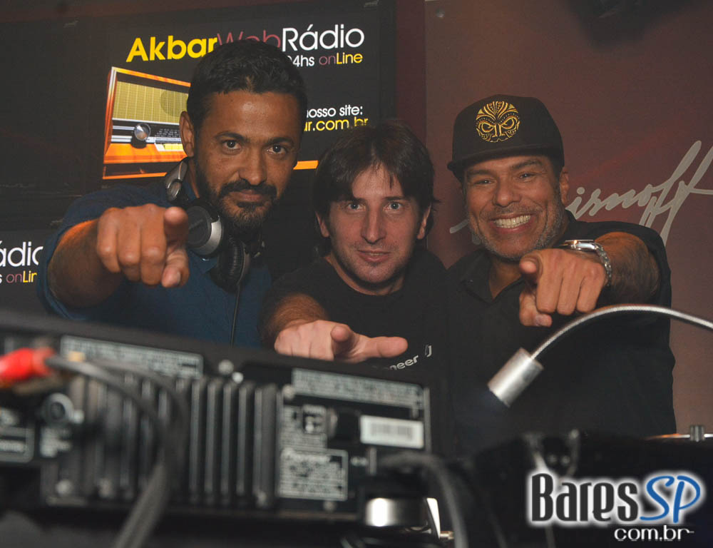 Noite da Tequila com DJs residentes animaram o Akbar Lounge e Disco Noite da Tequila com DJs residentes animaram o Akbar Lounge e Disco