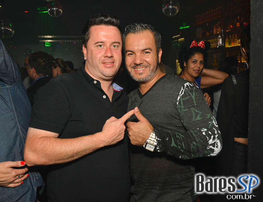 Noite da Tequila com DJs residentes animaram o Akbar Lounge e Disco Noite da Tequila com DJs residentes animaram o Akbar Lounge e Disco