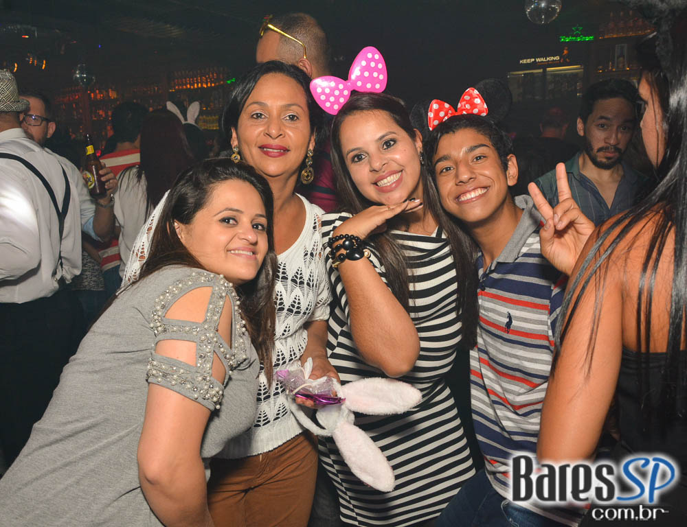 Noite da Tequila com DJs residentes animaram o Akbar Lounge e Disco Noite da Tequila com DJs residentes animaram o Akbar Lounge e Disco