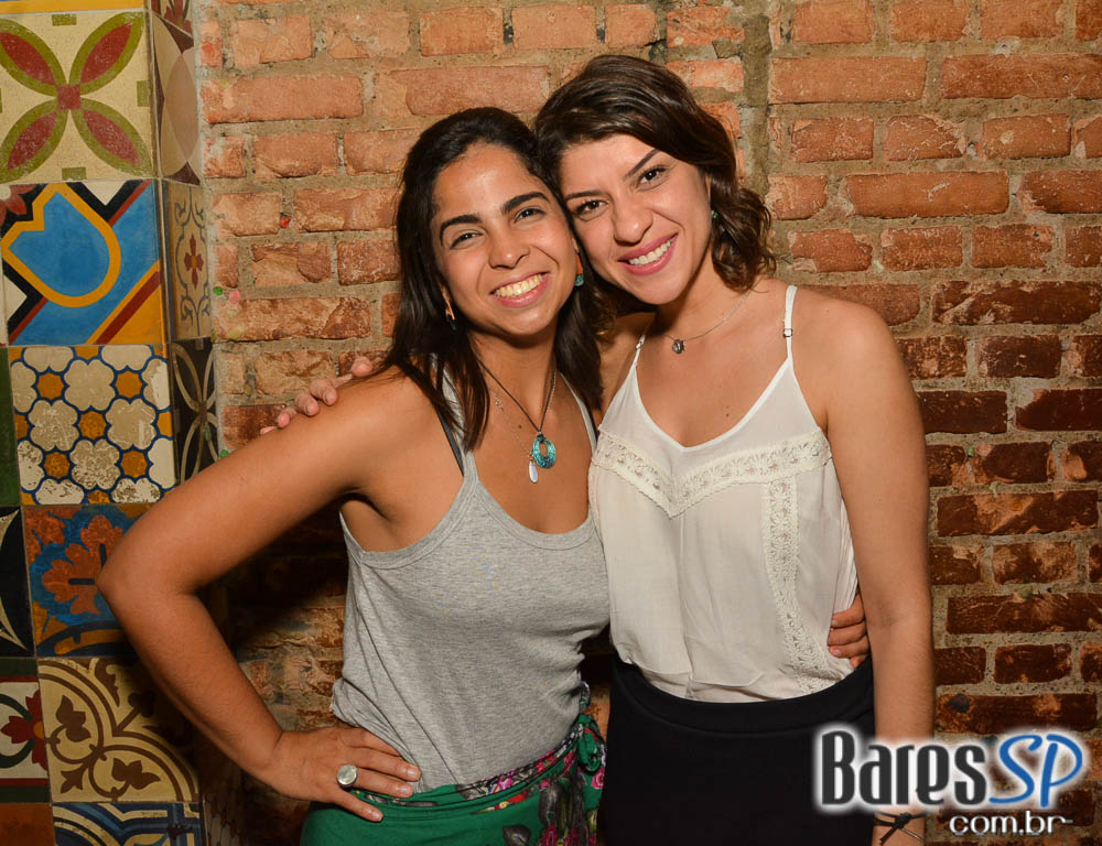 Sexta-feira a Banda Bicho de Pé colocou todo mundo no Canto da Ema para dançar forró Sexta-feira a Banda Bicho de Pé colocou todo mundo no Canto da Ema para dançar forró