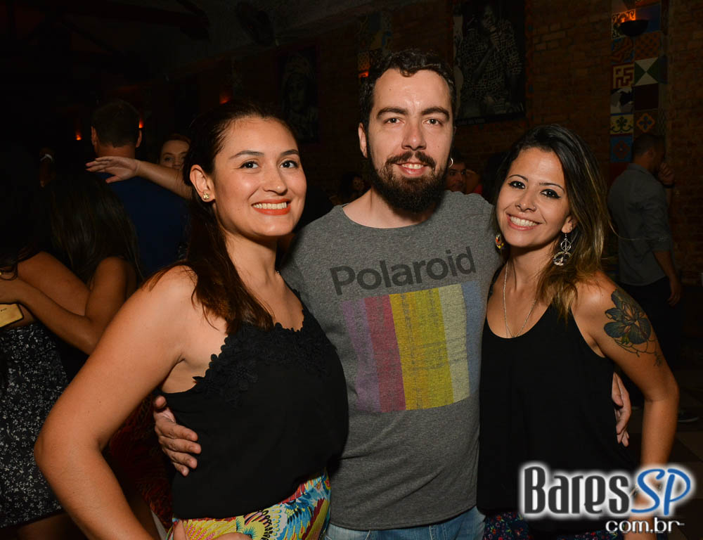 Sexta-feira a Banda Bicho de Pé colocou todo mundo no Canto da Ema para dançar forró Sexta-feira a Banda Bicho de Pé colocou todo mundo no Canto da Ema para dançar forró