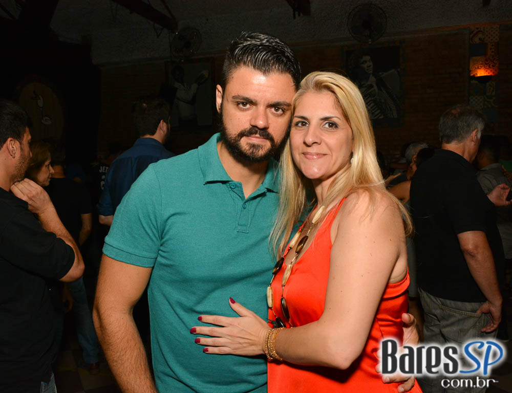 Sexta-feira a Banda Bicho de Pé colocou todo mundo no Canto da Ema para dançar forró Sexta-feira a Banda Bicho de Pé colocou todo mundo no Canto da Ema para dançar forró