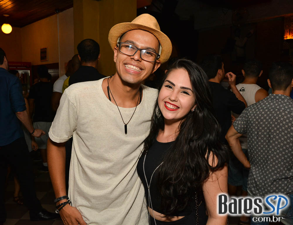 Sexta-feira a Banda Bicho de Pé colocou todo mundo no Canto da Ema para dançar forró Sexta-feira a Banda Bicho de Pé colocou todo mundo no Canto da Ema para dançar forró