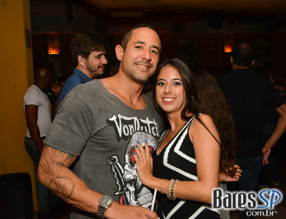 Sexta-feira a Banda Bicho de Pé colocou todo mundo no Canto da Ema para dançar forró Sexta-feira a Banda Bicho de Pé colocou todo mundo no Canto da Ema para dançar forró