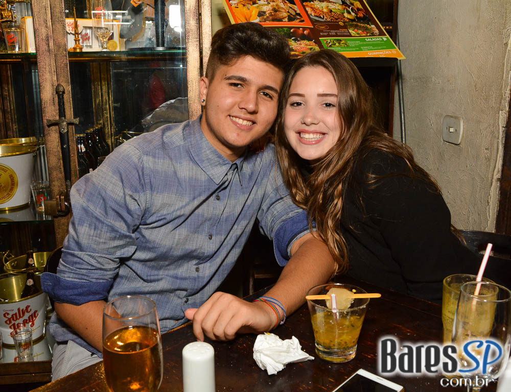 Happy Hour com comida boa e cerveja gelada foi no Bar Salve Jorge - Vila Madalena Happy Hour com comida boa e cerveja gelada foi no Bar Salve Jorge - Vila Madalena