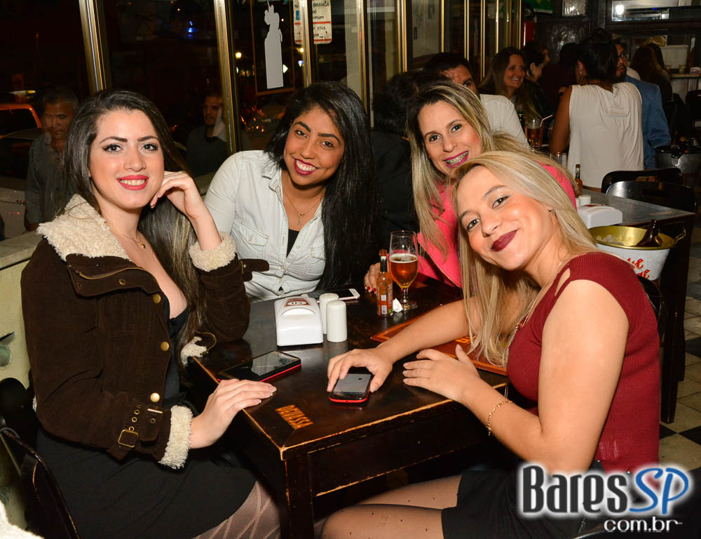 Happy Hour com comida boa e cerveja gelada foi no Bar Salve Jorge - Vila Madalena Happy Hour com comida boa e cerveja gelada foi no Bar Salve Jorge - Vila Madalena
