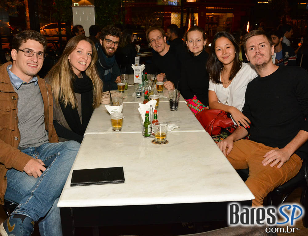 Happy Hour com os amigos no Boteco São Conrado Happy Hour com os amigos no Boteco São Conrado