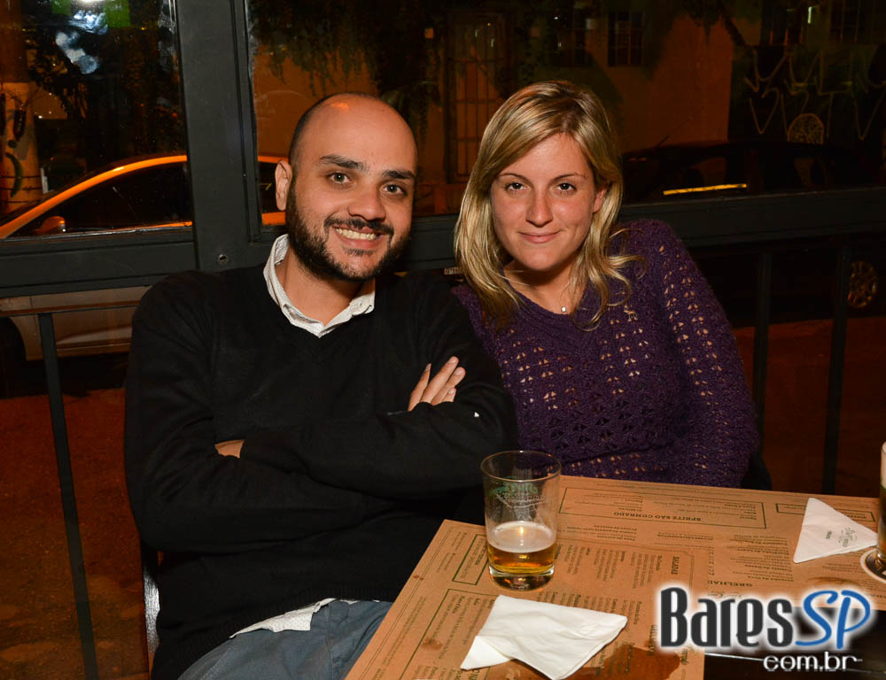 Happy Hour com os amigos no Boteco São Conrado Happy Hour com os amigos no Boteco São Conrado