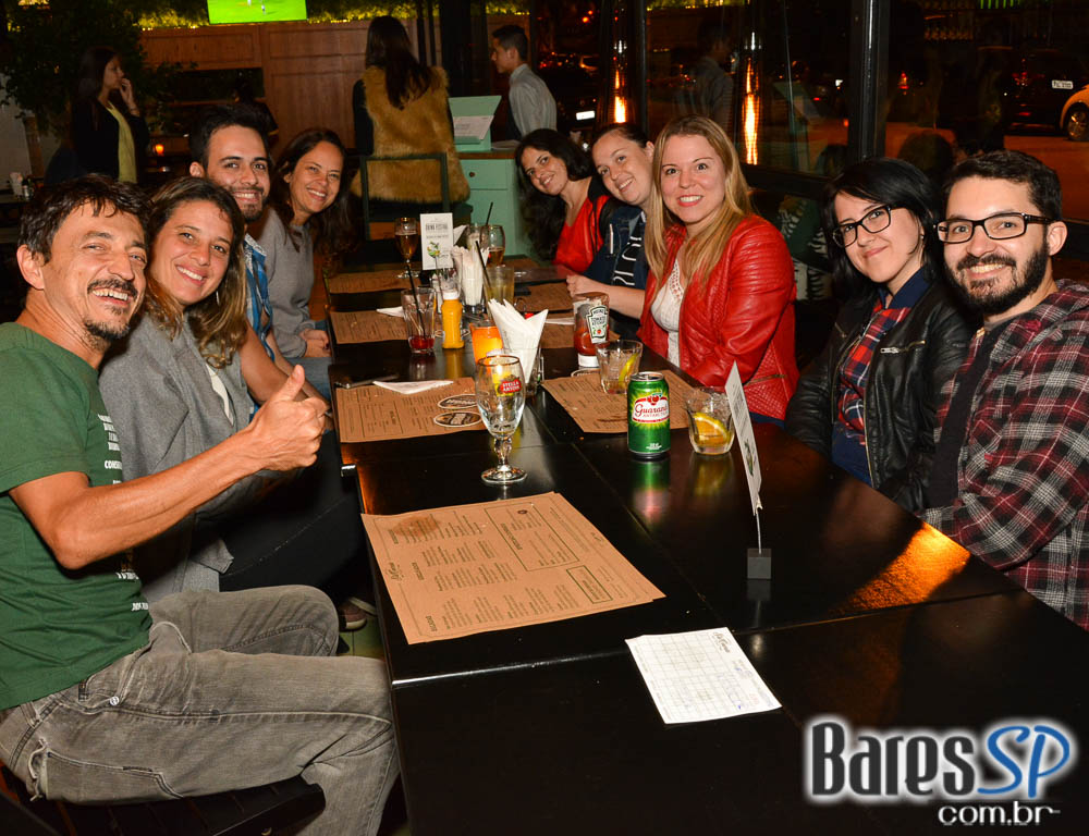 Happy Hour com os amigos no Boteco São Conrado Happy Hour com os amigos no Boteco São Conrado