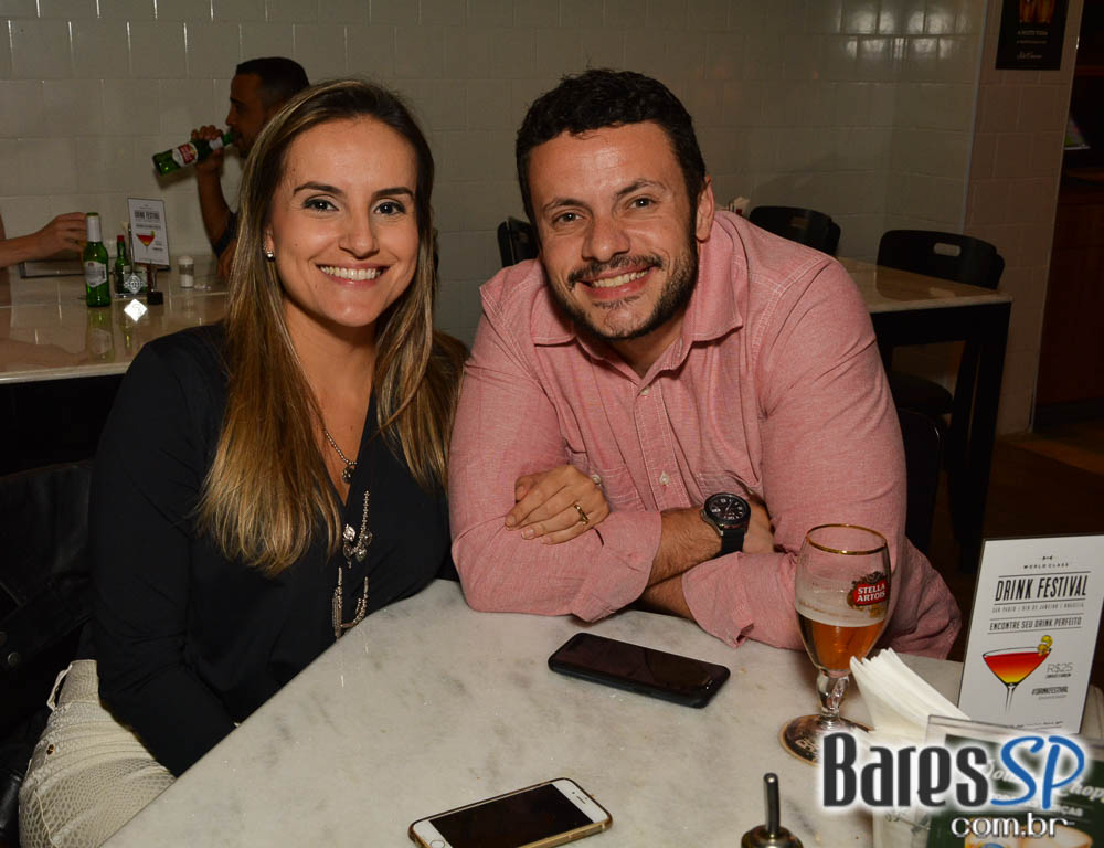Happy Hour com os amigos no Boteco São Conrado Happy Hour com os amigos no Boteco São Conrado