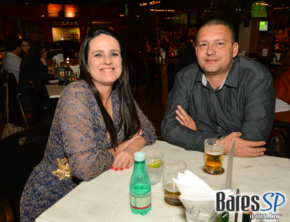 Happy Hour com os amigos no Boteco São Conrado Happy Hour com os amigos no Boteco São Conrado