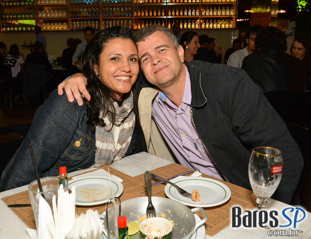 Happy Hour com os amigos no Boteco São Conrado Happy Hour com os amigos no Boteco São Conrado