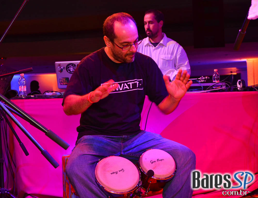 Batucada do Monobloco antecipou Carnaval 2017 no Clube Pinheiros Batucada do Monobloco antecipou Carnaval 2017 no Clube Pinheiros