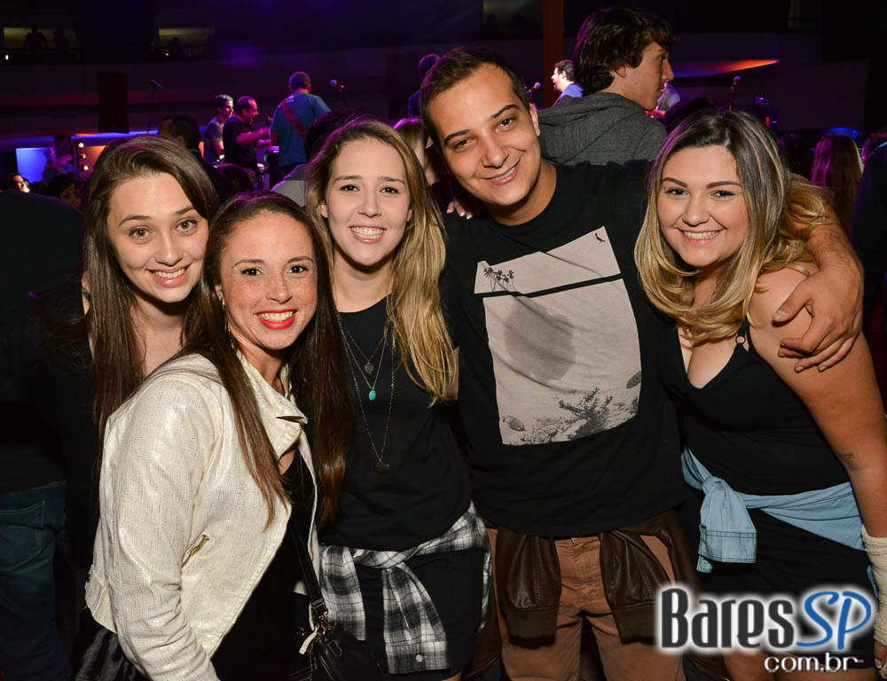 Batucada do Monobloco antecipou Carnaval 2017 no Clube Pinheiros Batucada do Monobloco antecipou Carnaval 2017 no Clube Pinheiros