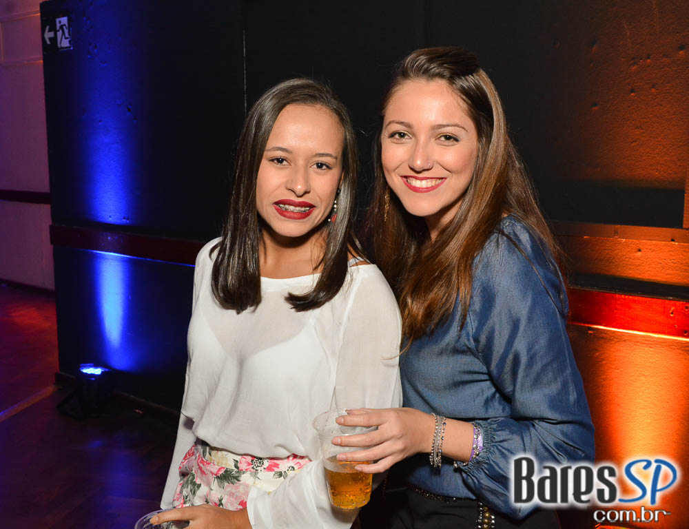 Batucada do Monobloco antecipou Carnaval 2017 no Clube Pinheiros Batucada do Monobloco antecipou Carnaval 2017 no Clube Pinheiros