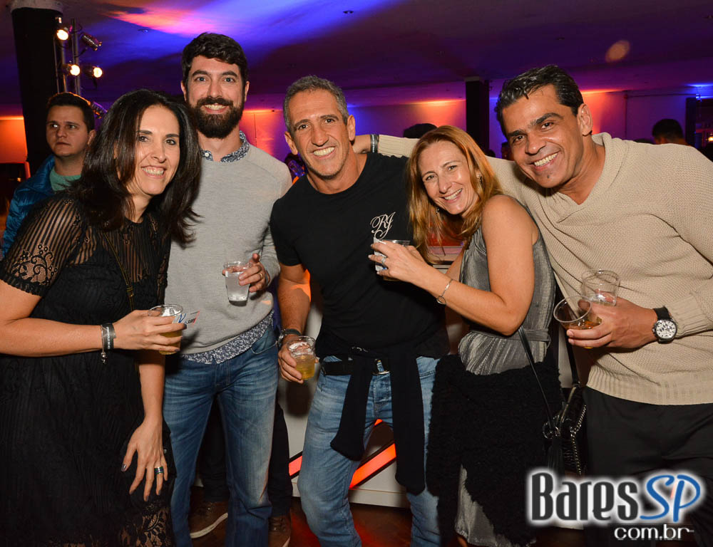 Batucada do Monobloco antecipou Carnaval 2017 no Clube Pinheiros Batucada do Monobloco antecipou Carnaval 2017 no Clube Pinheiros