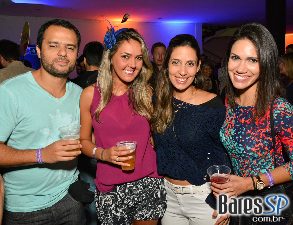 Batucada do Monobloco antecipou Carnaval 2017 no Clube Pinheiros Batucada do Monobloco antecipou Carnaval 2017 no Clube Pinheiros