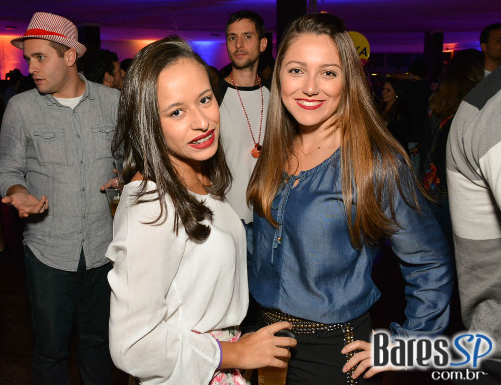 Batucada do Monobloco antecipou Carnaval 2017 no Clube Pinheiros Batucada do Monobloco antecipou Carnaval 2017 no Clube Pinheiros