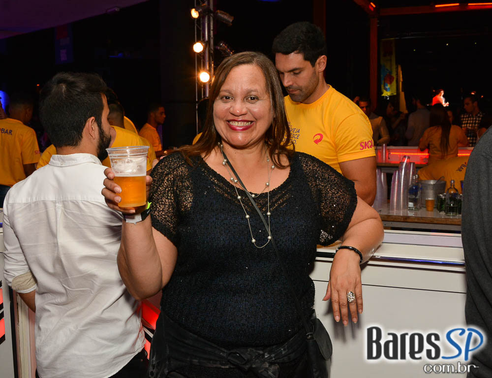 Batucada do Monobloco antecipou Carnaval 2017 no Clube Pinheiros Batucada do Monobloco antecipou Carnaval 2017 no Clube Pinheiros