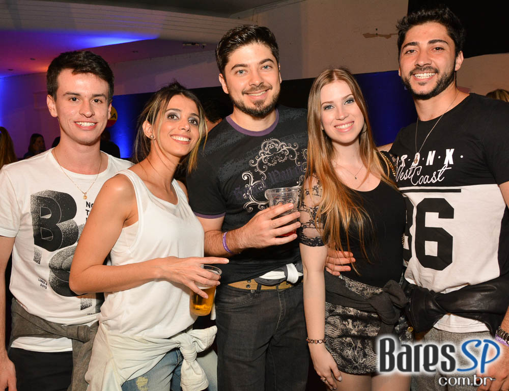 Batucada do Monobloco antecipou Carnaval 2017 no Clube Pinheiros Batucada do Monobloco antecipou Carnaval 2017 no Clube Pinheiros