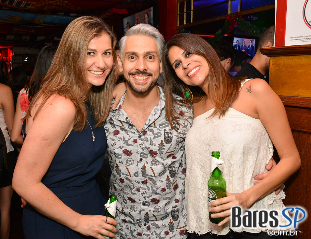 Sal Vicent e banda Bubbles embalaram a noite Saturday Rocks no Republic Pub com o melhor do pop rock Sal Vicent e banda Bubbles embalaram a noite Saturday Rocks no Republic Pub com o melhor do pop rock