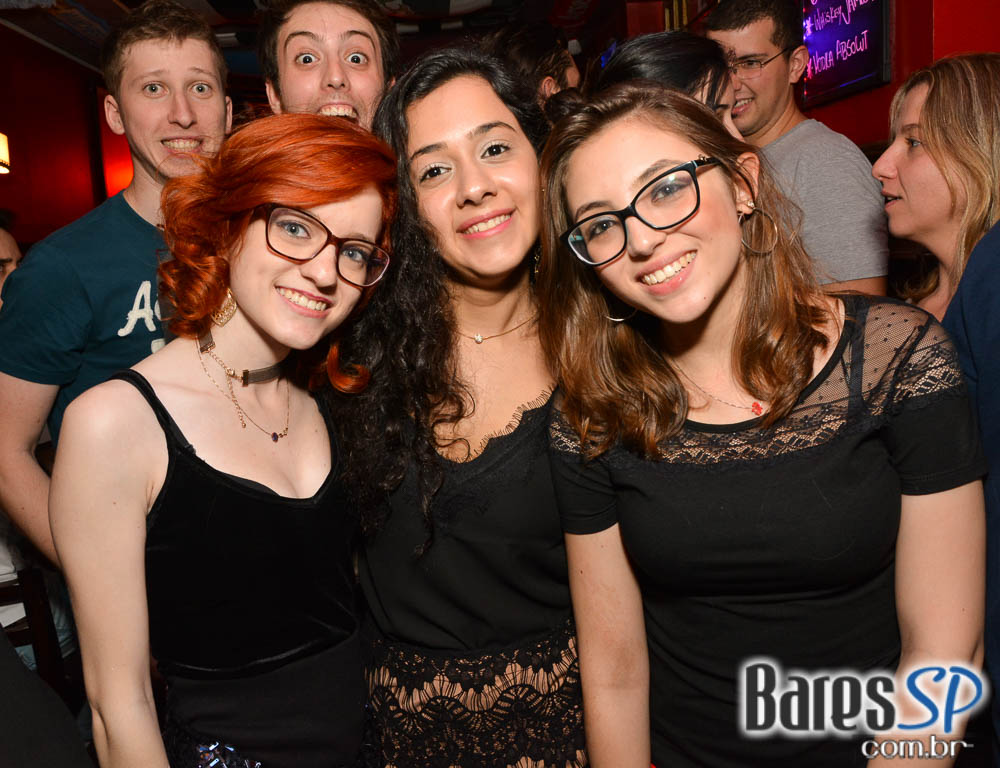 Sal Vicent e banda Bubbles embalaram a noite Saturday Rocks no Republic Pub com o melhor do pop rock Sal Vicent e banda Bubbles embalaram a noite Saturday Rocks no Republic Pub com o melhor do pop rock