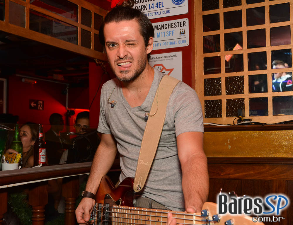 Sal Vicent e banda Bubbles embalaram a noite Saturday Rocks no Republic Pub com o melhor do pop rock Sal Vicent e banda Bubbles embalaram a noite Saturday Rocks no Republic Pub com o melhor do pop rock